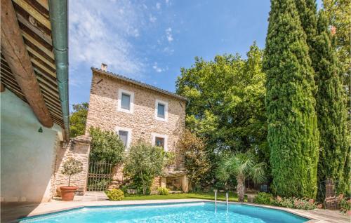 Nice Home In Oppde With Outdoor Swimming Pool, Wifi And 3 Bedrooms : Maisons de vacances proche d'Oppède