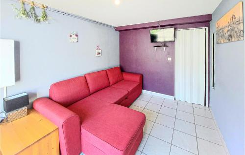 Nice home in Cesson with WiFi and 2 Bedrooms : Maisons de vacances proche de Saint-Sauveur-sur-École