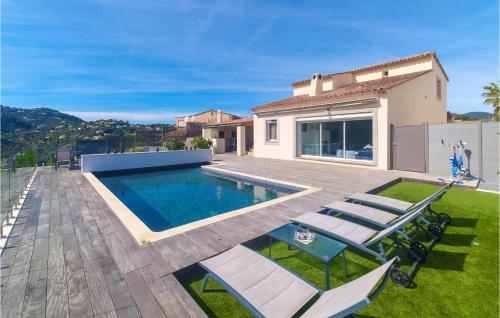 Beautiful Home In Frjus With Wifi, Private Swimming Pool And 3 Bedrooms : Maisons de vacances proche de Les Adrets-de-l'Estérel