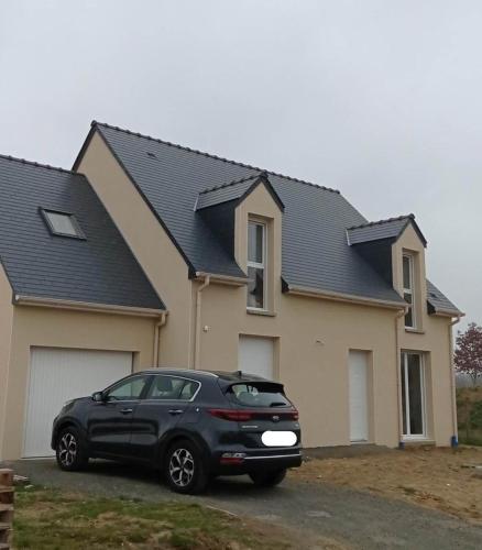 grande maison près circuit : Villas proche de La Suze-sur-Sarthe