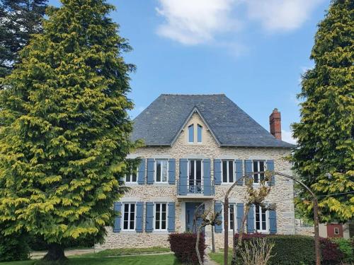 Gîte Rieupeyroux, 5 pièces, 8 personnes - FR-1-601-419 : Maisons de vacances proche de Boussac