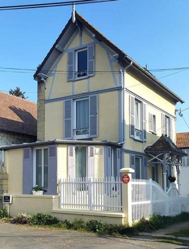 Villa Alcyon : Maisons de vacances proche de Périers-sur-le-Dan