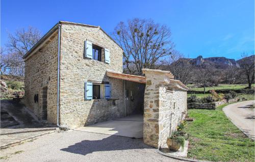 Amazing home in Eyzahut with WiFi and 1 Bedrooms : Maisons de vacances proche de Charols