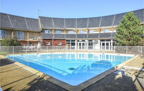 Amazing Apartment In quemauville With Outdoor Swimming Pool, Heated Swimming Pool And 1 Bedrooms : Appartements proche de Saint-Gatien-des-Bois