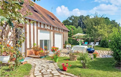 Amazing Home In Selles-saint-denis With Wifi And 2 Bedrooms 2 : Maisons de vacances proche de Loreux