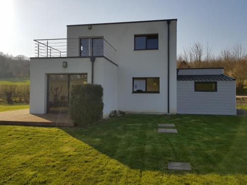 maison moderne à la campagne : Maisons de vacances proche d'Avesnes