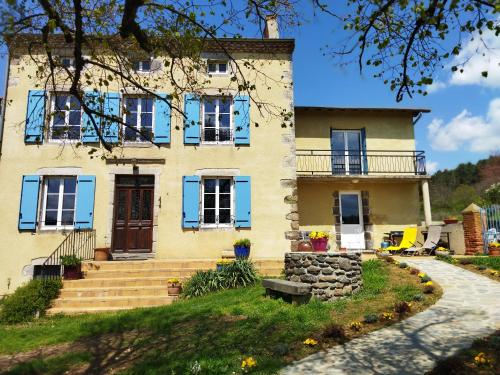 Chez Gustou : Maisons de vacances proche de Saint-Privat-du-Dragon