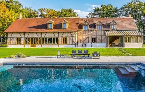 Beautiful Home In Blancafort With Wifi, Heated Swimming Pool And Private Swimming Pool : Maisons de vacances proche d'Autry-le-Châtel