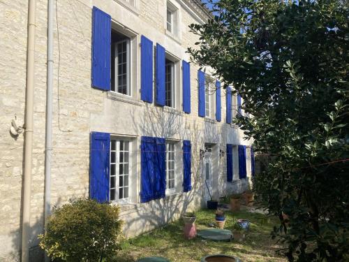 Maison de 3 chambres avec jardin clos et wifi a Fleurac : Maisons de vacances proche de Vaux-Rouillac
