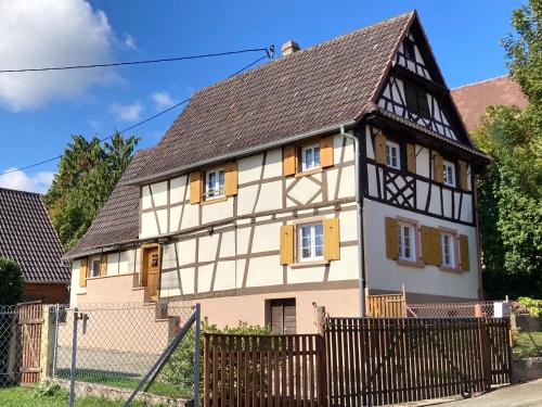 Maison Alsacienne Typique Gite Weiss : Maisons de vacances proche d'Eschbach