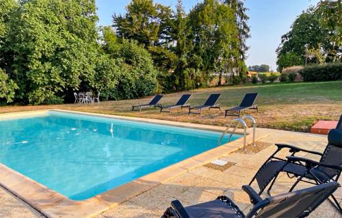 Stunning apartment in Maulon dArmagnac with Outdoor swimming pool, WiFi and 2 Bedrooms : Appartements proche de Labastide-d'Armagnac