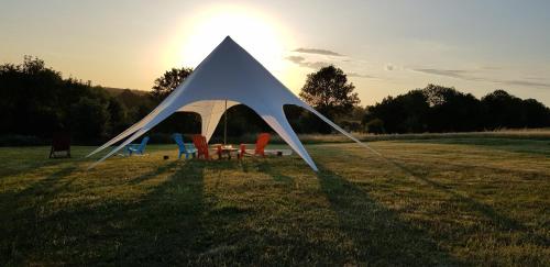 Camping La Petite Houmée : Campings proche de Nanteuil