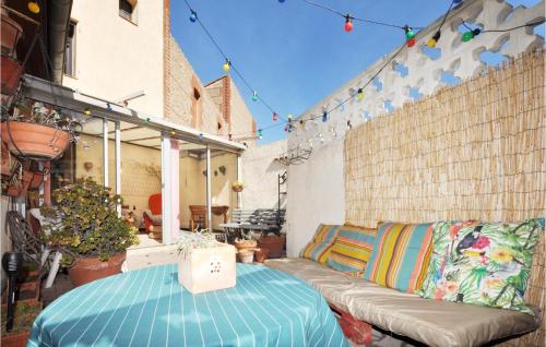 Amazing home in Cabestany with WiFi and 3 Bedrooms : Maisons de vacances proche de Cabestany