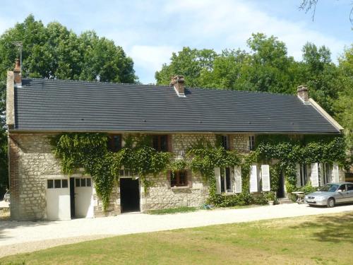 corps de ferme dans belle propriete : Villas proche de Saint-Benoist-sur-Vanne