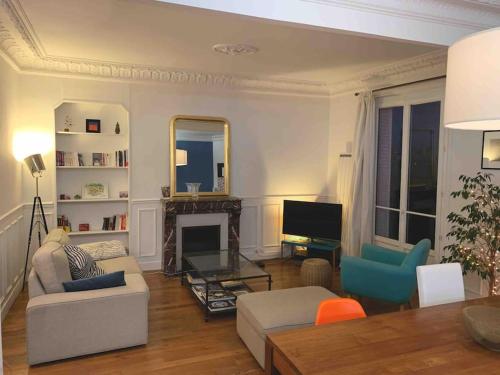 2 bedrooms - Parisian style - 25 min from châtelet : Appartements proche de Saint-Maurice
