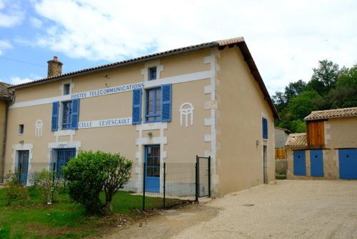 Le relais postal : Maisons de vacances proche de Marigny-Chemereau