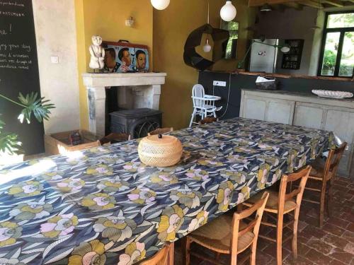 Maison de famille en Bourgogne (jusqu’a 23 hôtes) : Maisons de vacances proche de Noidan