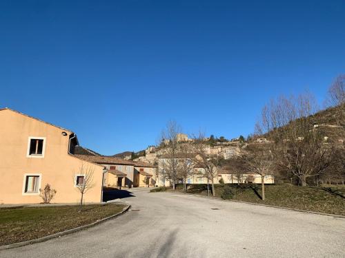 Res Les Sources, Montbrun-les-Bains - Apartment 4 pers with terrace or balcony : Appartements proche de Lachau