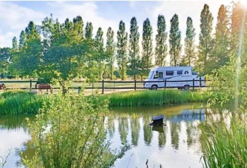 Le Pressoir de Gisay Camping Car et Caravane Uniquement : Campings proche de Neaufles-Auvergny