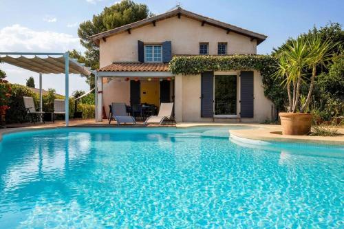 GROOMI La Familiale - Grande maison avec piscine ! : Villas proche de Grabels