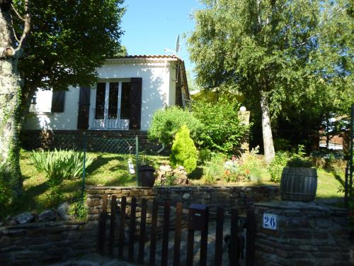 maison avec jardin de 600 m2 au cœur des Cévennes : Maisons de vacances proche de Saint-André-Capcèze
