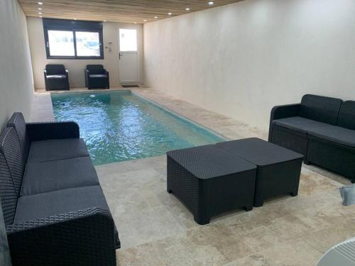 Villa piscine/spa privé intérieur 33° ZOO DE LA FLECHE 24h DU MANS : Villas proche de Malicorne-sur-Sarthe