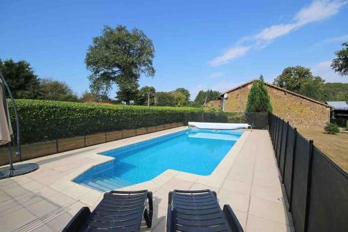 2 beautiful houses, private pool/ spa. Perigord : Maisons de vacances proche de Busserolles