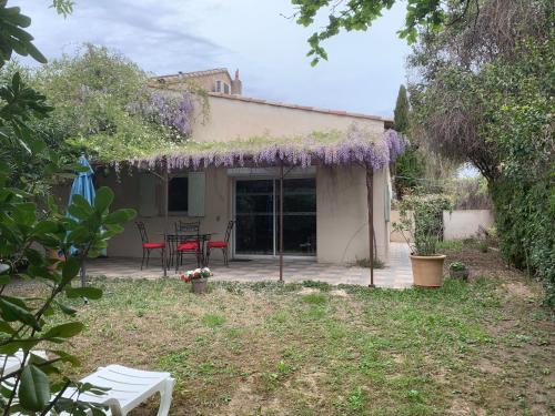 Les jonquiers, gîte indépendant cosy avec jardin : Maisons de vacances proche de Gémenos