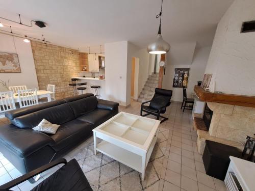 Convenient and comfortable House, Ferney Voltaire : Appartements proche de Grilly