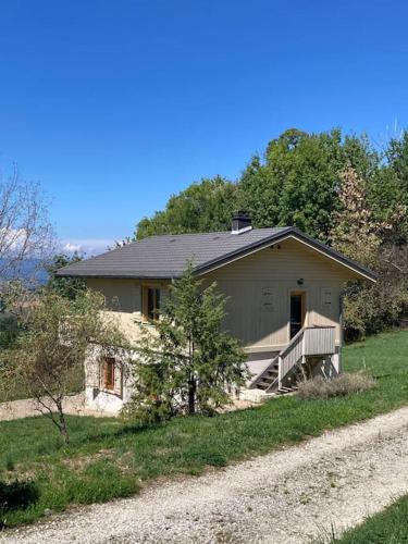 Le P'tit chalet : Maisons de vacances proche de Saint-Girod