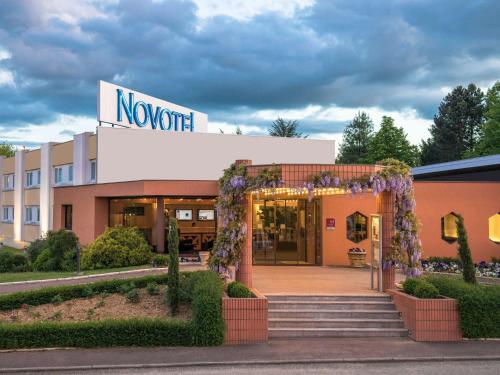 Novotel Macon Nord Autoroute du Soleil : Hotels proche de Senozan