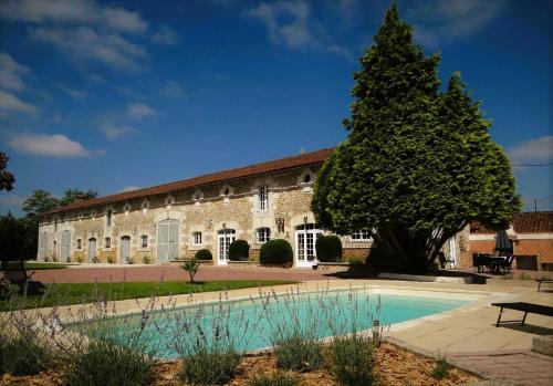 Les Quintanes : B&B / Chambres d'hotes proche de Chasseneuil-sur-Bonnieure