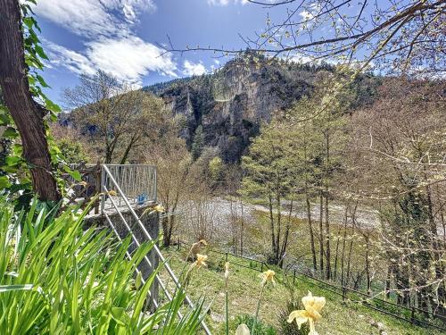Gorges du Tarn : charmant gîte avec vue sur le Tarn : Maisons de vacances proche de Sainte-Enimie