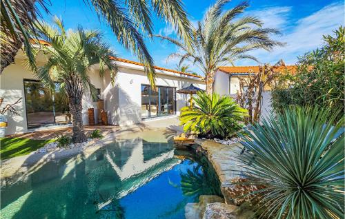 Stunning Home In Roujan With Wifi, Swimming Pool And 4 Bedrooms : Maisons de vacances proche de Pouzolles