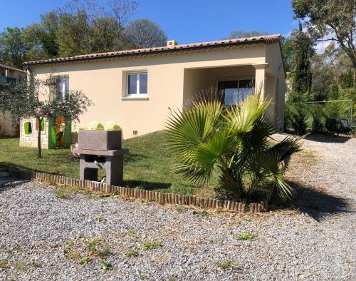 Gîte Aléria Ardèche : Maisons de vacances proche de Saint-Marcel-d'Ardèche