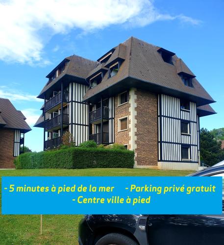 M2M Appartement 4 min à pied de la plage - hypercentre - Parking privé gratuit : Appartements proche de Benerville-sur-Mer