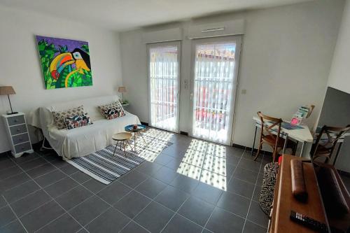 Very bright studio in the center of Ares : Appartements proche d'Arès
