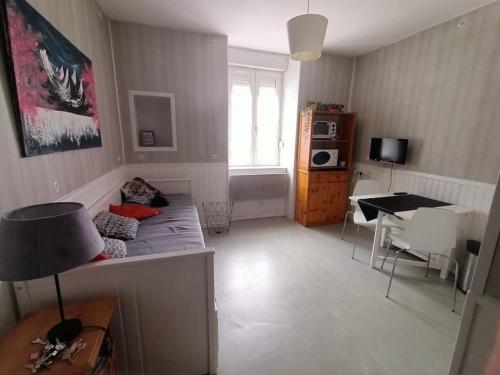 Studio idéalement situé à Ax les thermes : Appartements proche de Savignac-les-Ormeaux