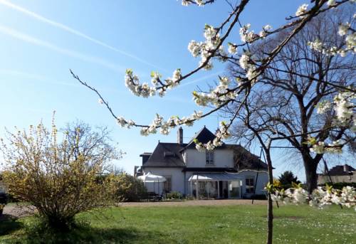 Chambres d'Hotes du Haut Anjou : B&B / Chambres d'hotes proche de Sceaux-d'Anjou