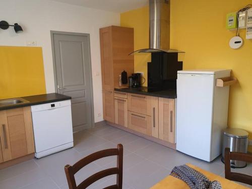 Joli appartement T1 bis : Appartements proche d'Échenans-sous-Mont-Vaudois