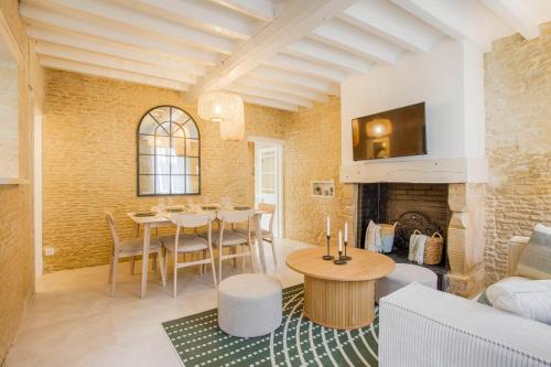 Single House with Jacuzzi and Sauna in Normandy : Maisons de vacances proche de Banneville-la-Campagne