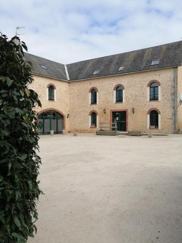 Domaine de Meslay, chambres avec salle d'eau et wc : Appartements proche de Moitron-sur-Sarthe