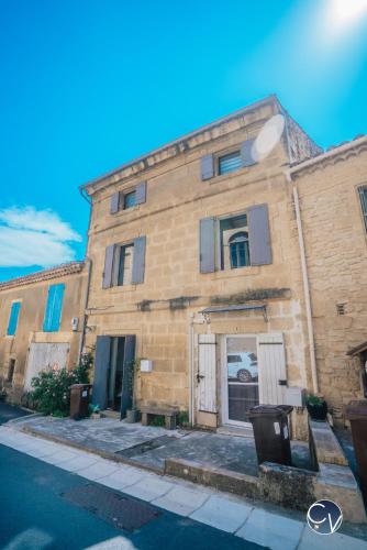 Maison de village atypique à 5min du Pont du Gard : Maisons de vacances proche de Collias