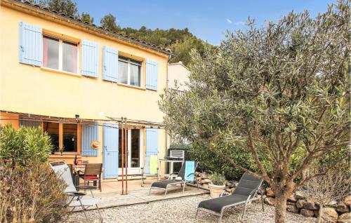Amazing Home In Propiac With Outdoor Swimming Pool, Wifi And 2 Bedrooms : Maisons de vacances proche de Rochebrune