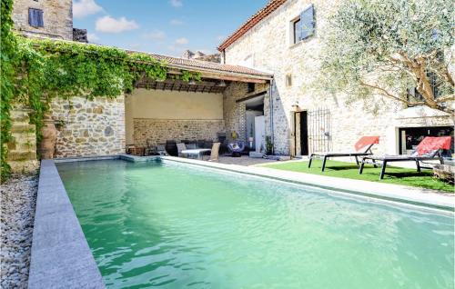 Awesome Home In Cruviers-lascours With Outdoor Swimming Pool, Wifi And 4 Bedrooms : Maisons de vacances proche de Saint-Étienne-de-l'Olm