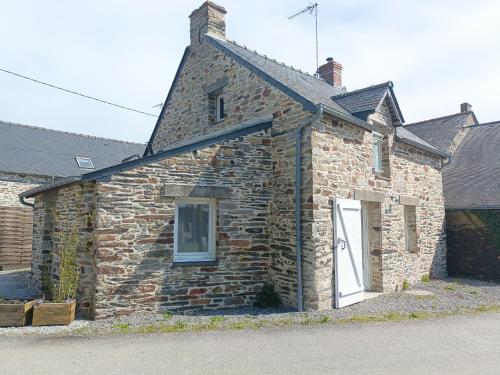 Charmante maison en pierres : Maisons de vacances proche de Sainte-Anne-sur-Vilaine