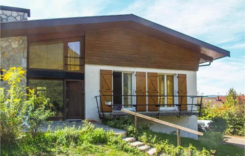 Awesome Home In Talloires Montmin With Wifi And 4 Bedrooms : Maisons de vacances proche d'Alex