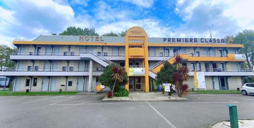 Premiere Classe Quimper : Hotels - Finistère