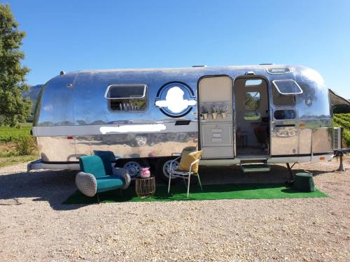 Hébergement Insolite Caravane Airstream : Campings proche d'Éguilles