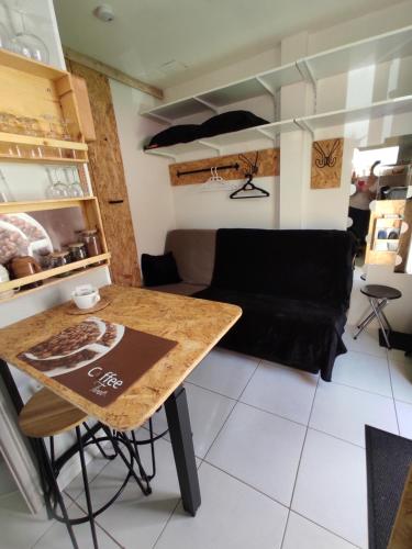 Petit studio à Quissac avec parking gratuit : Appartements proche de Brouzet-lès-Quissac